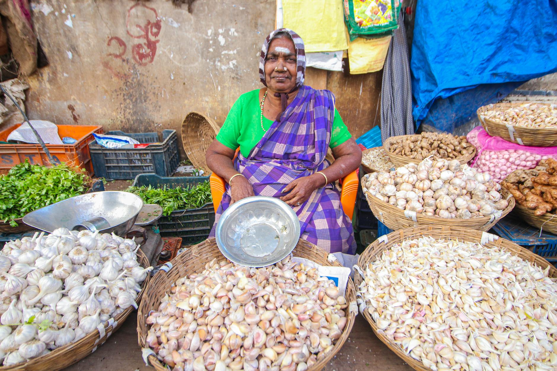 தமிழகத்தின் முக்கிய துறைகளை மத்திய அரசு கட்டுப்பாட்டில் எடுத்தது