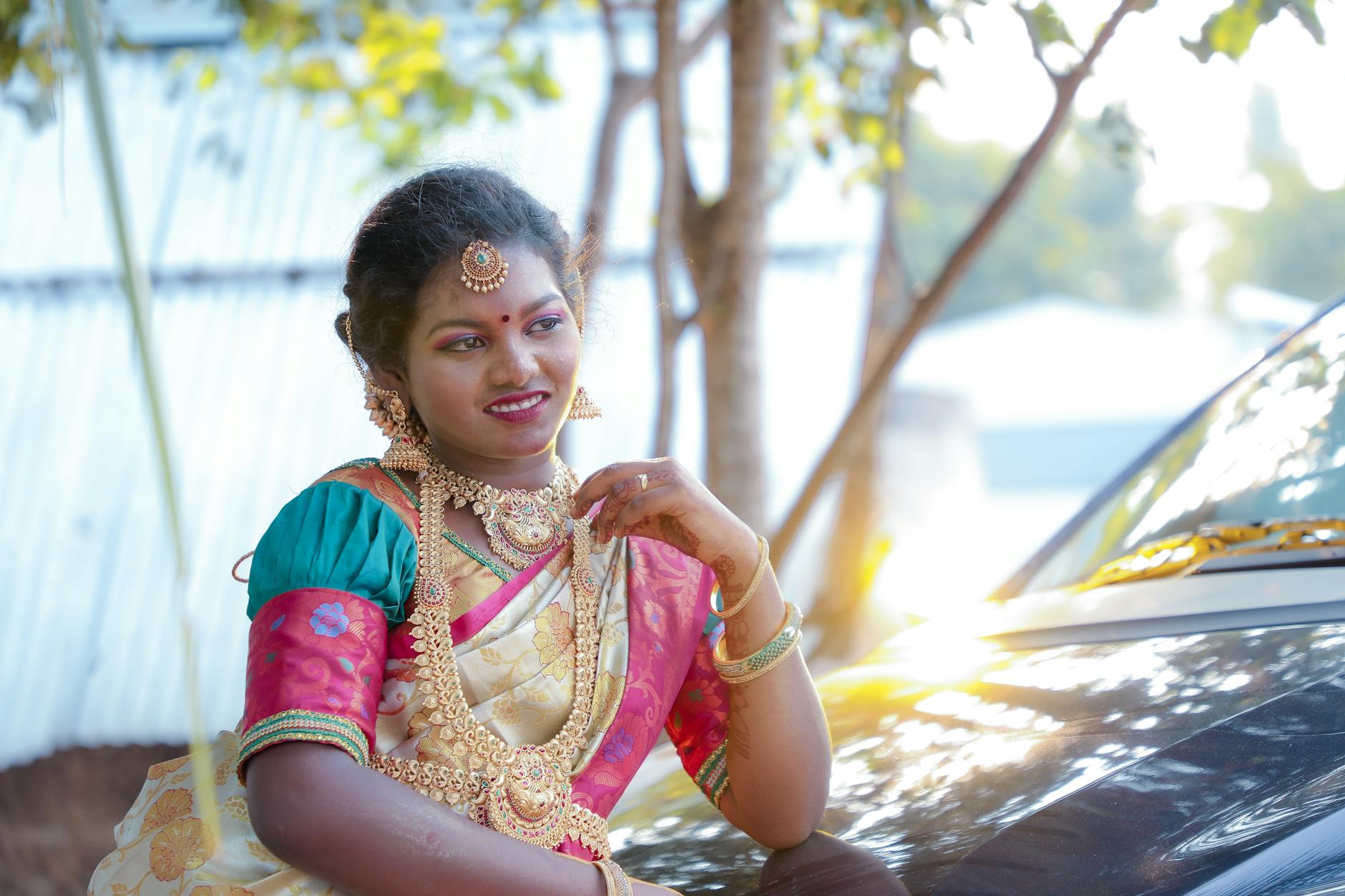 தமிழகத்தில் இளம் வயதில் முதல்வர் ஆனவர் யார் என்பது குறித்த விவாதம்