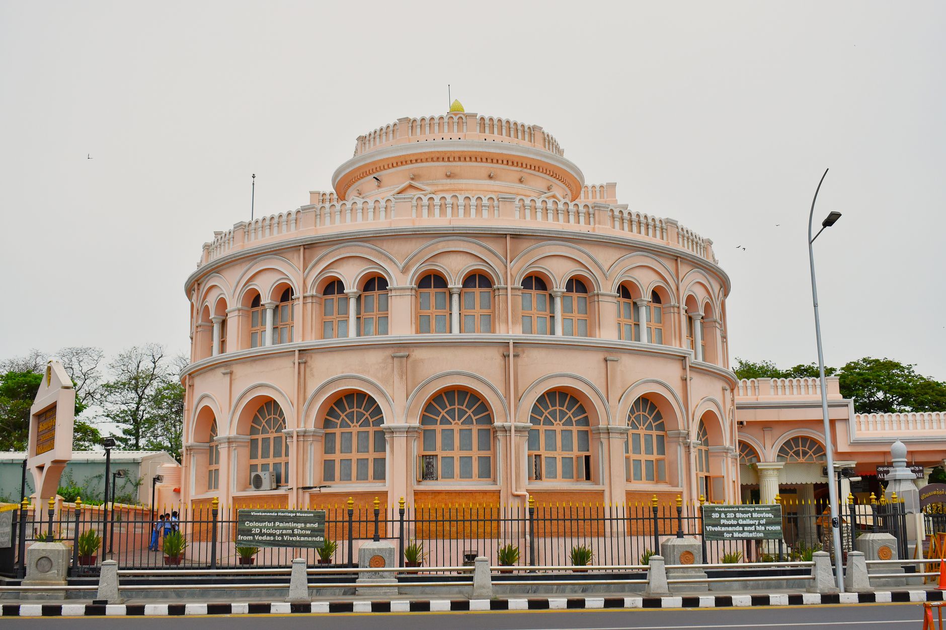 தவெக பிரசாரத்தில் இறந்தவருக்கு அரசு வேலை கொடுப்பதா என்று கேள்வி